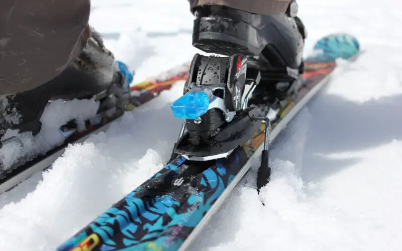 do-skis-come-with-bindings-everything-you-need-to-know