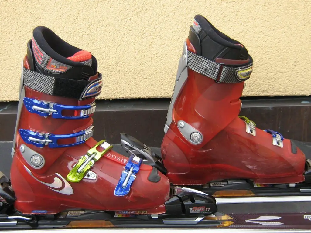 do ski boots stretch